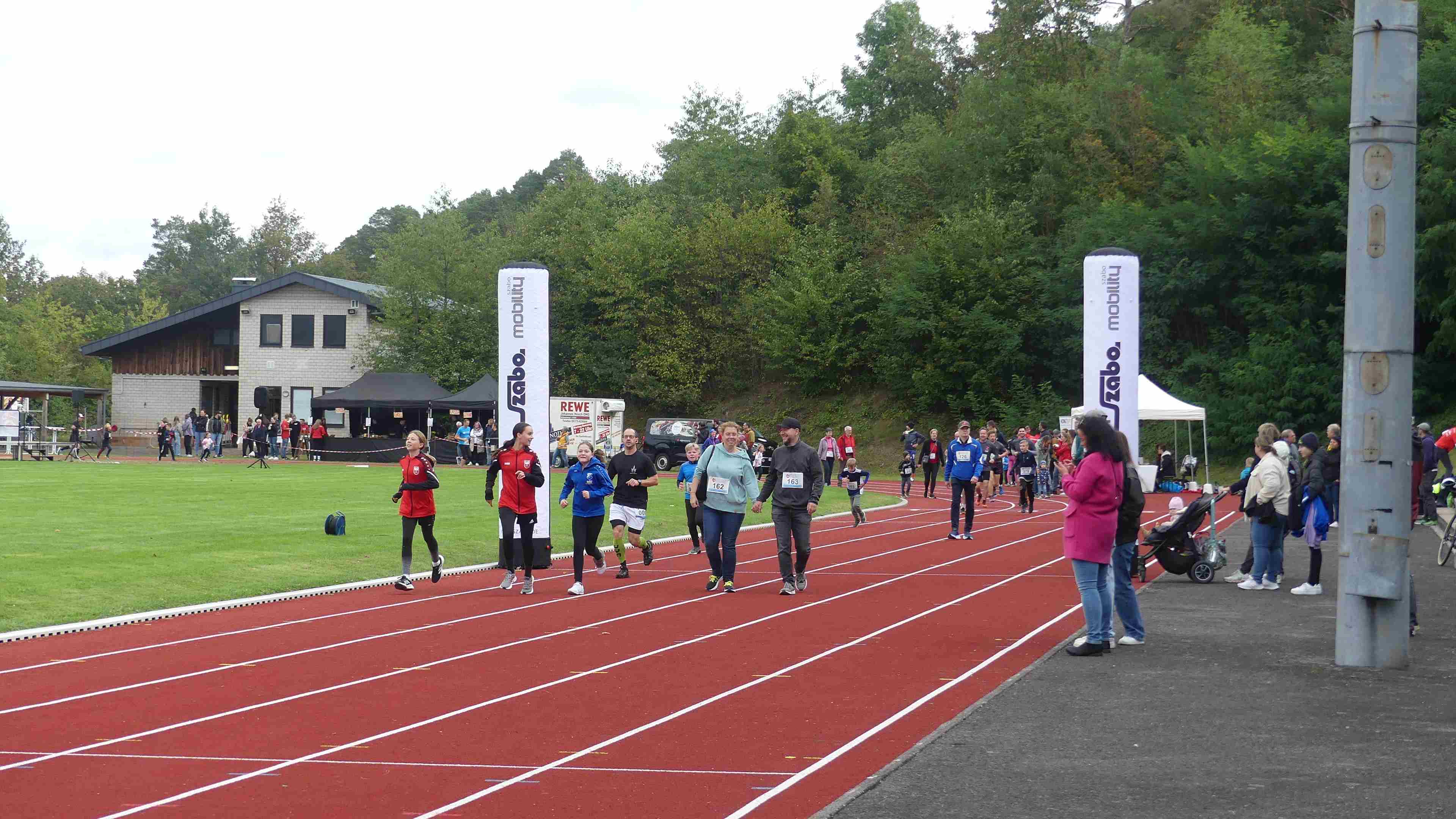 Bild vom 14. Benefizlauf im Jahr 2024. Dies ist das 20. Bild.